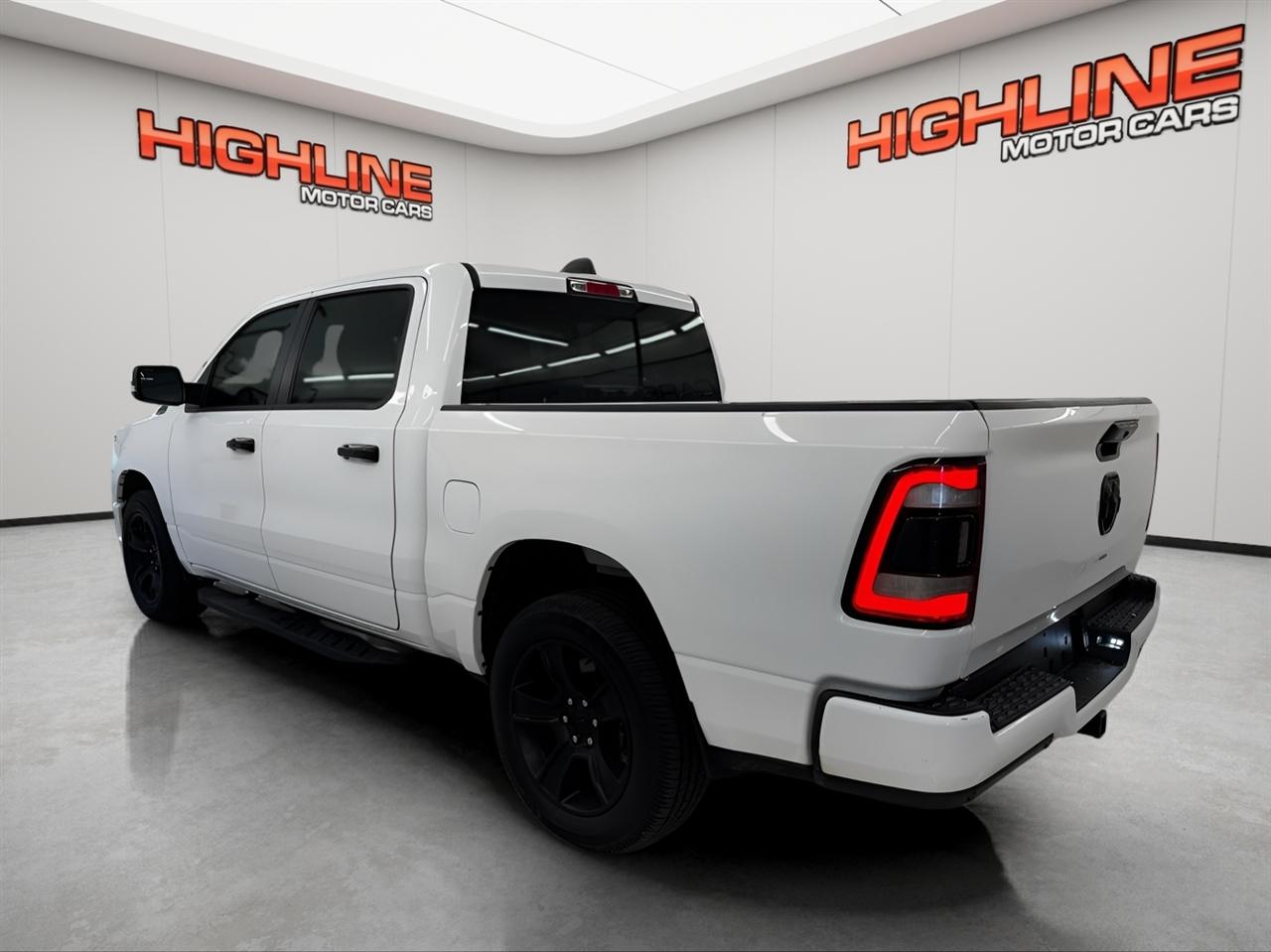 RAM 1500 Big Horn 4x4 Crew Cab 5'7" Box 2023