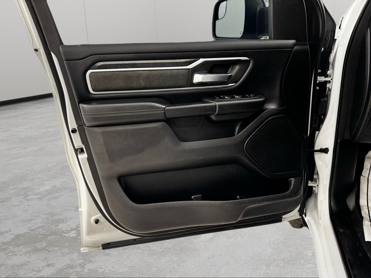 RAM 1500 Big Horn 4x4 Crew Cab 5'7" Box 2023