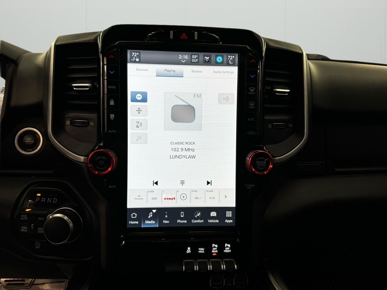 RAM 1500 Big Horn 4x4 Crew Cab 5'7" Box 2023