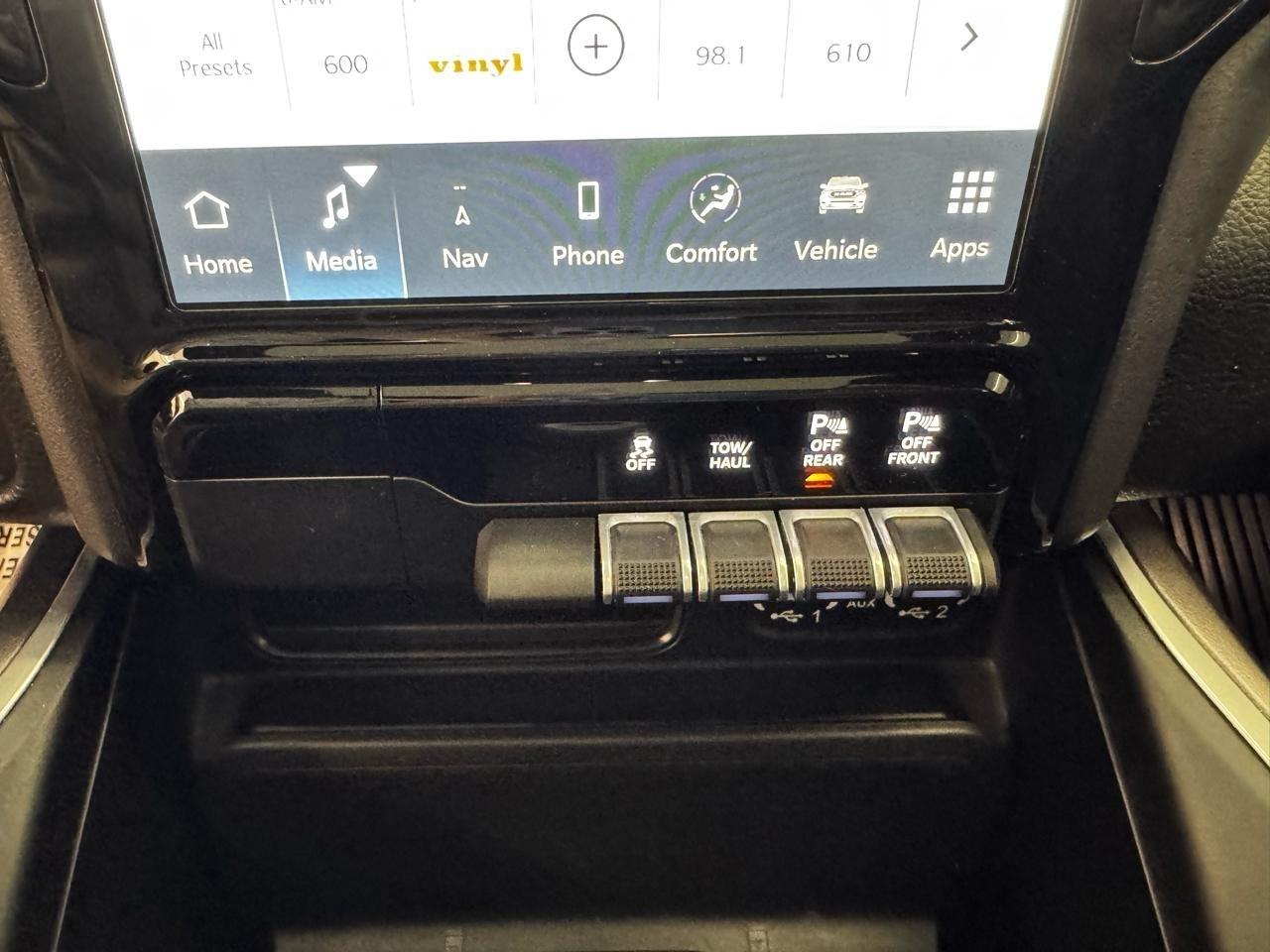 RAM 1500 Big Horn 4x4 Crew Cab 5'7" Box 2023