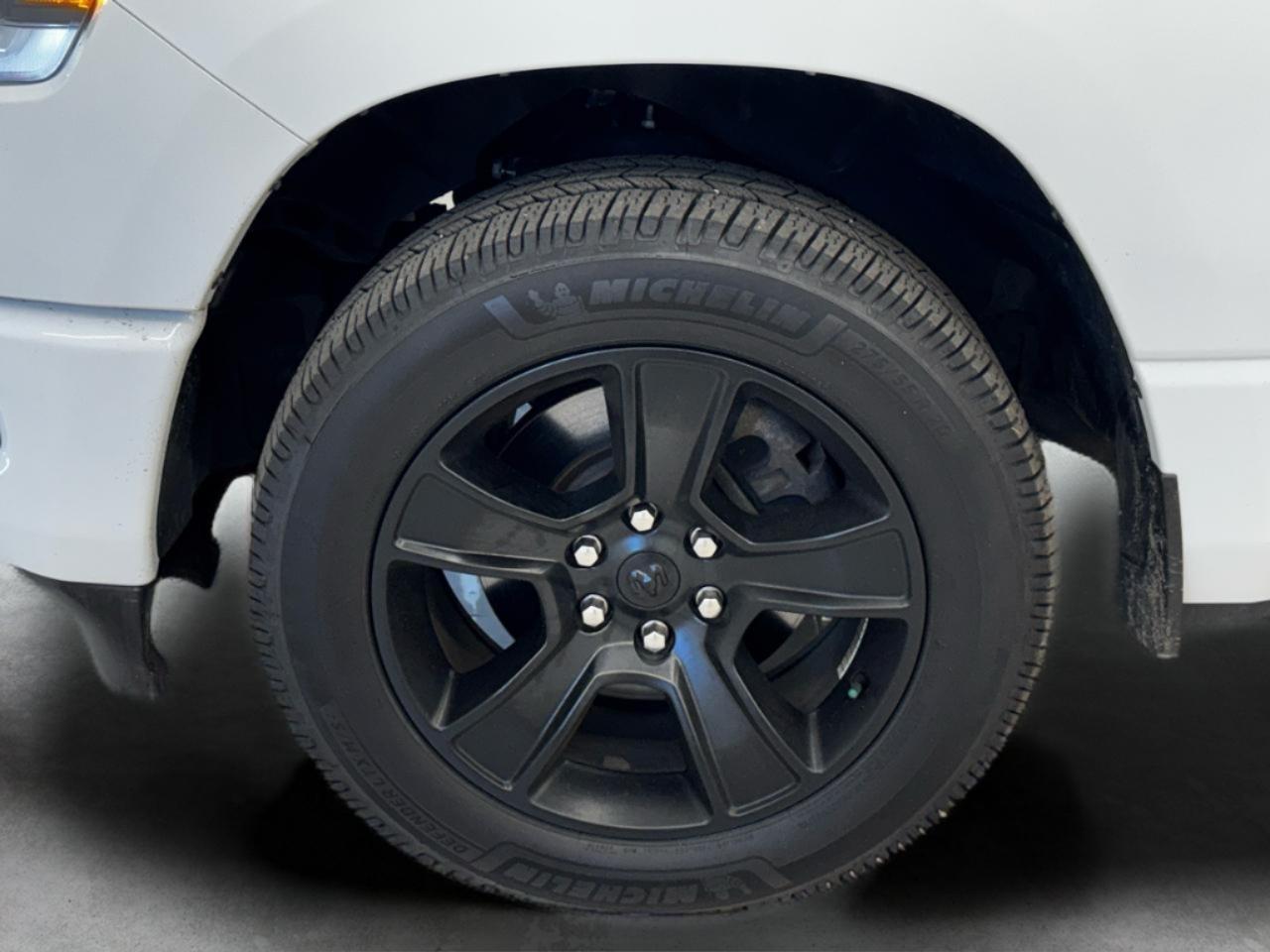 RAM 1500 Big Horn 4x4 Crew Cab 5'7" Box 2023