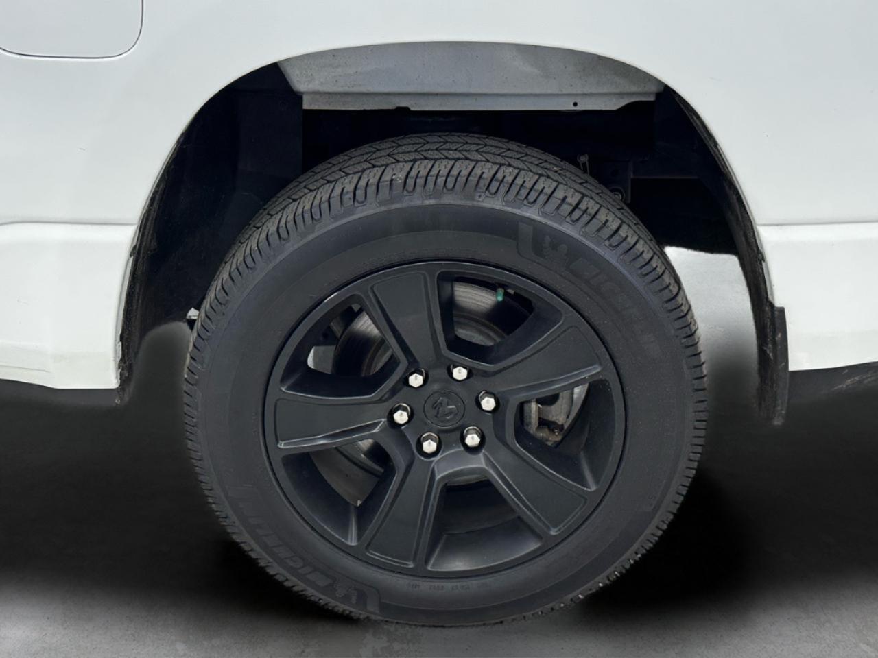 RAM 1500 Big Horn 4x4 Crew Cab 5'7" Box 2023