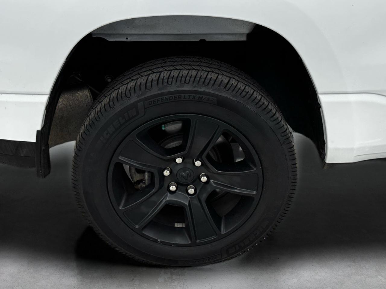 RAM 1500 Big Horn 4x4 Crew Cab 5'7" Box 2023