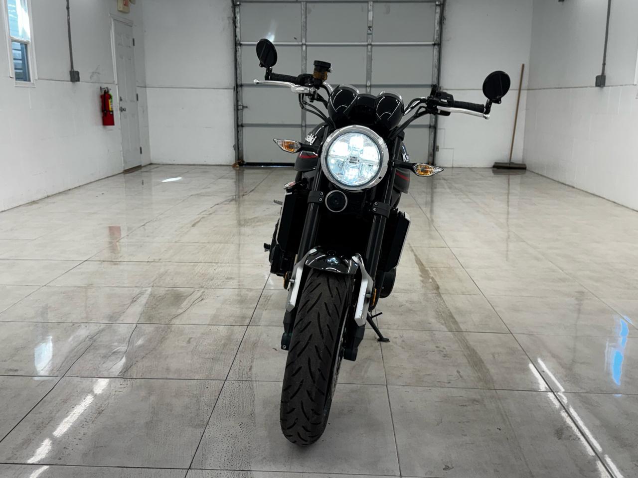 Kawasaki Z900RS  2024