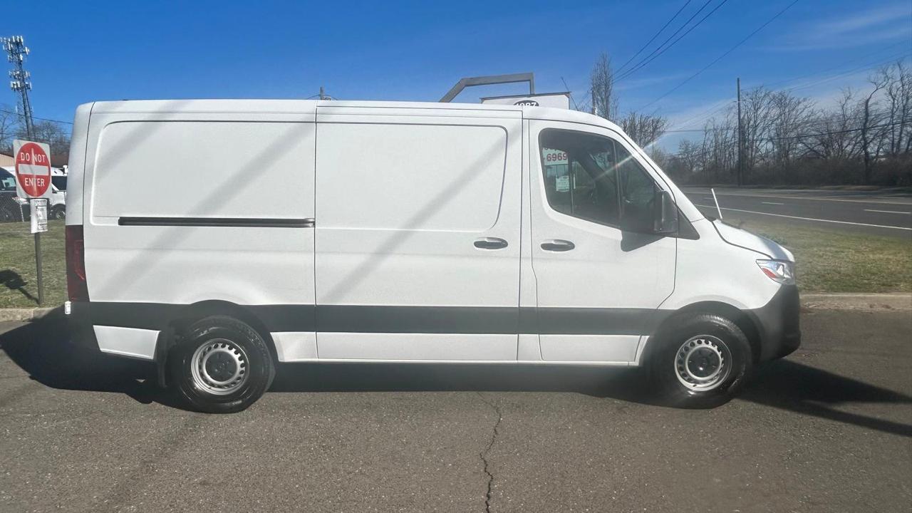 Mercedes-Benz Sprinter Van 2500 Standard Roof I4 144" RWD 2021