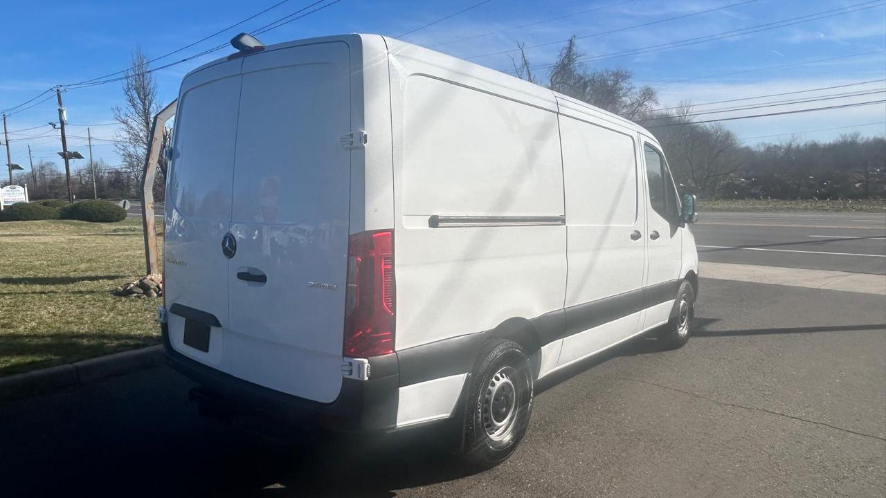 Mercedes-Benz Sprinter Van 2500 Standard Roof I4 144" RWD 2021