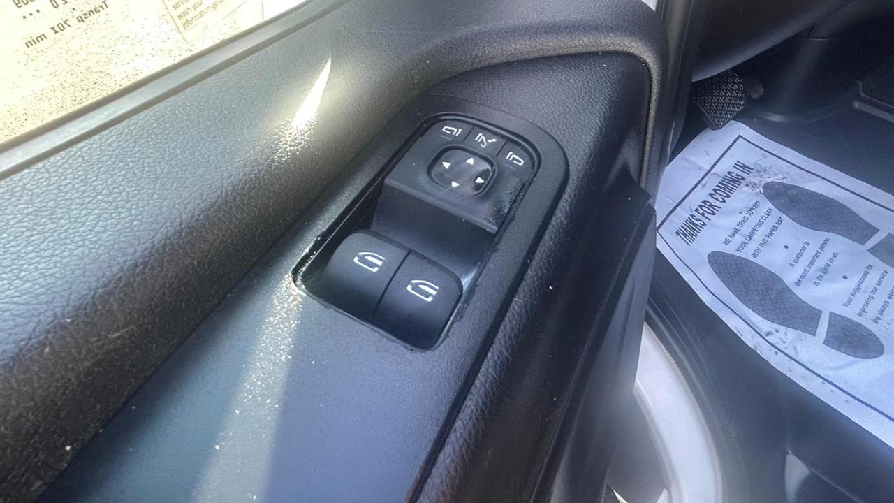 Mercedes-Benz Sprinter Van 2500 Standard Roof I4 144" RWD 2021