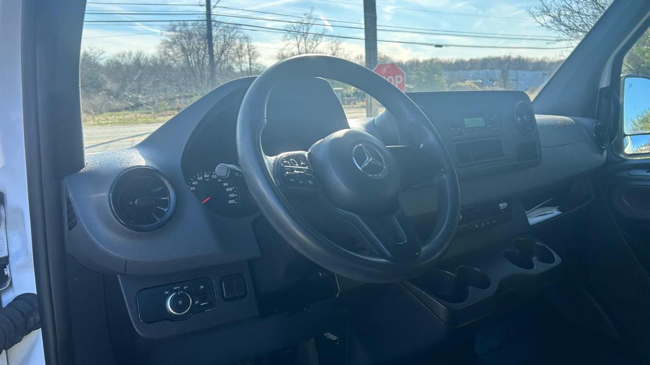 Mercedes-Benz Sprinter Van 2500 Standard Roof I4 144" RWD 2021