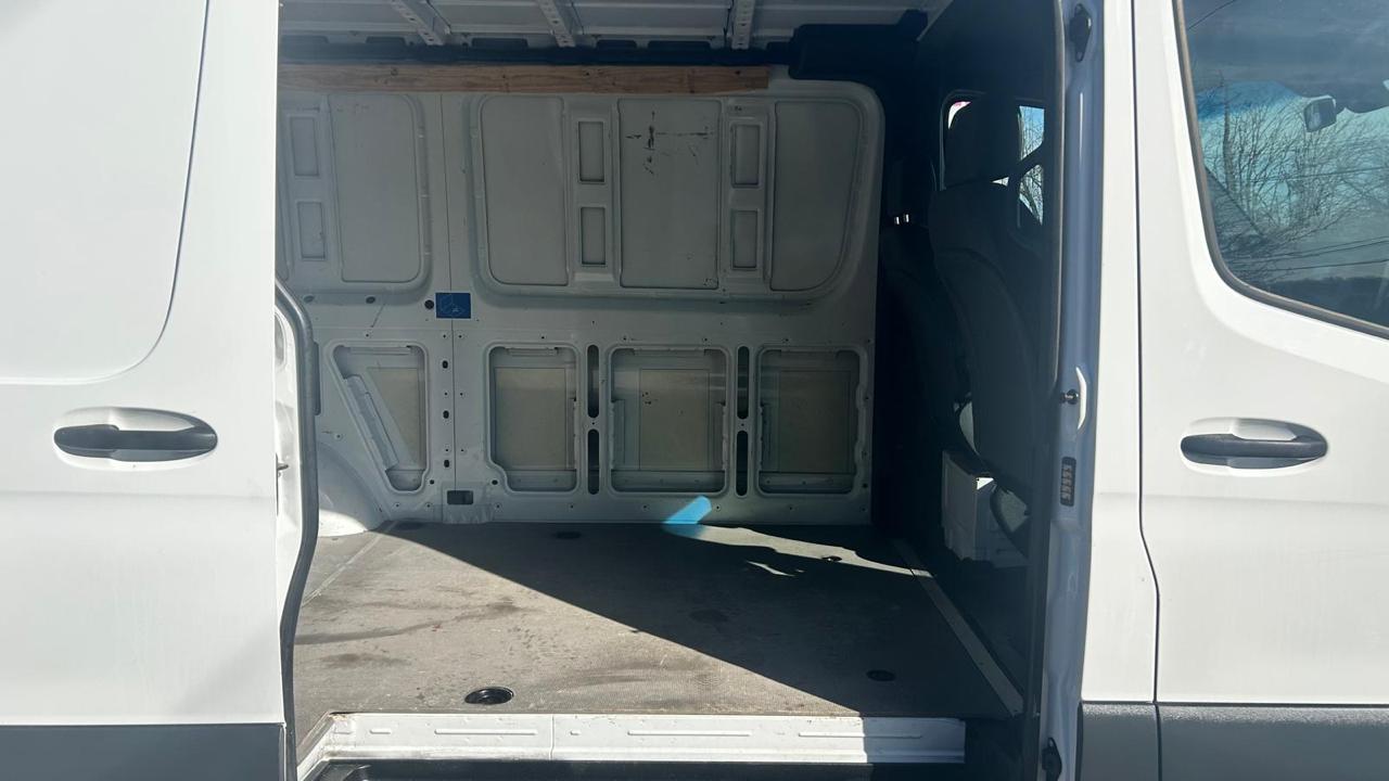 Mercedes-Benz Sprinter Van 2500 Standard Roof I4 144" RWD 2021