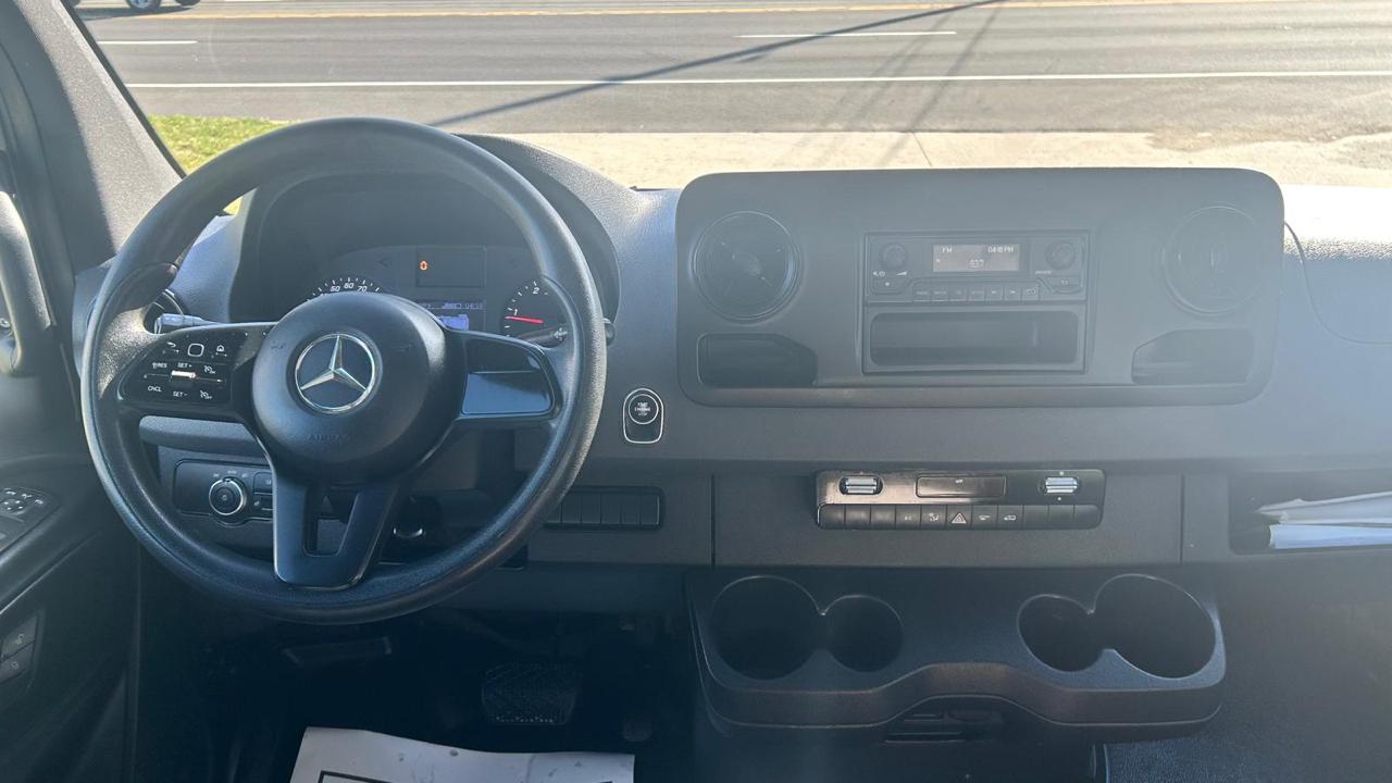 Mercedes-Benz Sprinter Van 2500 Standard Roof I4 144" RWD 2021