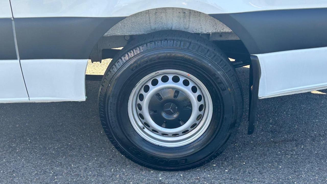Mercedes-Benz Sprinter Van 2500 Standard Roof I4 144" RWD 2021