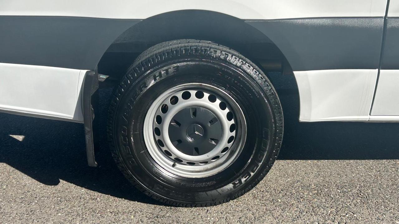 Mercedes-Benz Sprinter Van 2500 Standard Roof I4 144" RWD 2021