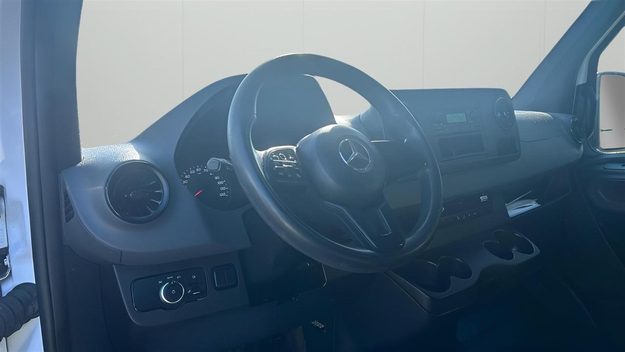 Mercedes-Benz Sprinter Van 2500 Standard Roof I4 144" RWD 2021