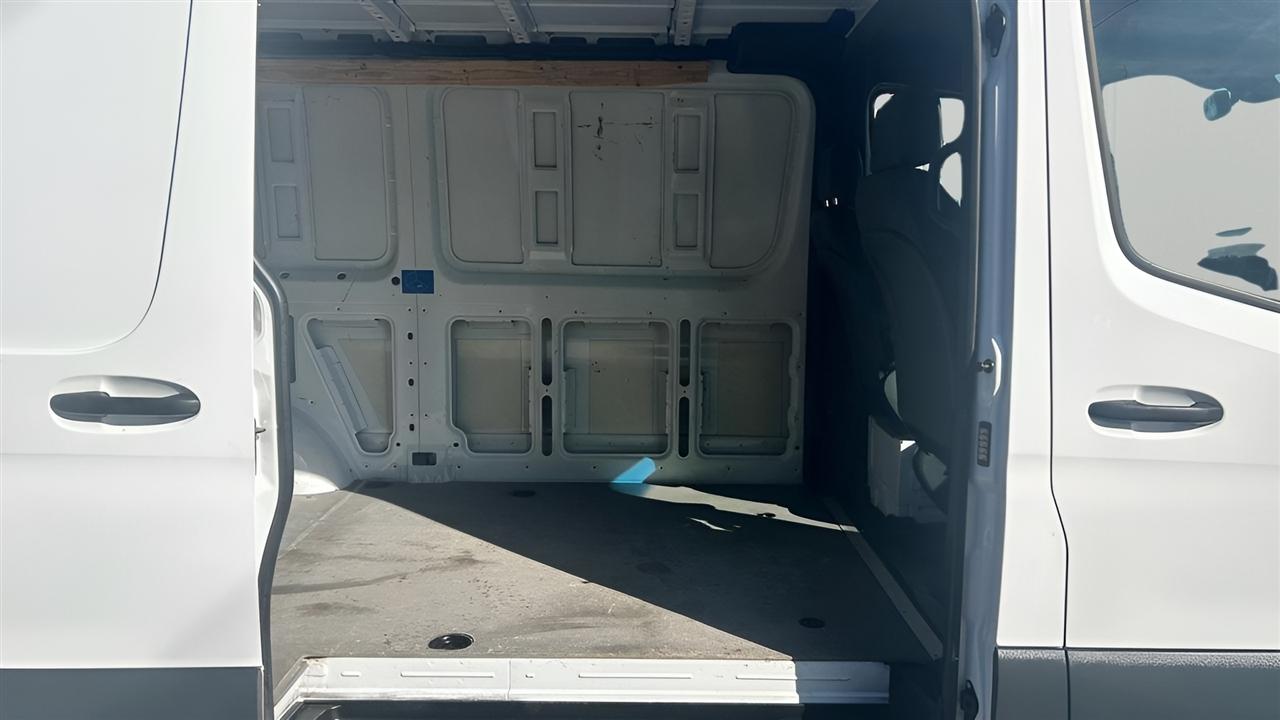 Mercedes-Benz Sprinter Van 2500 Standard Roof I4 144" RWD 2021