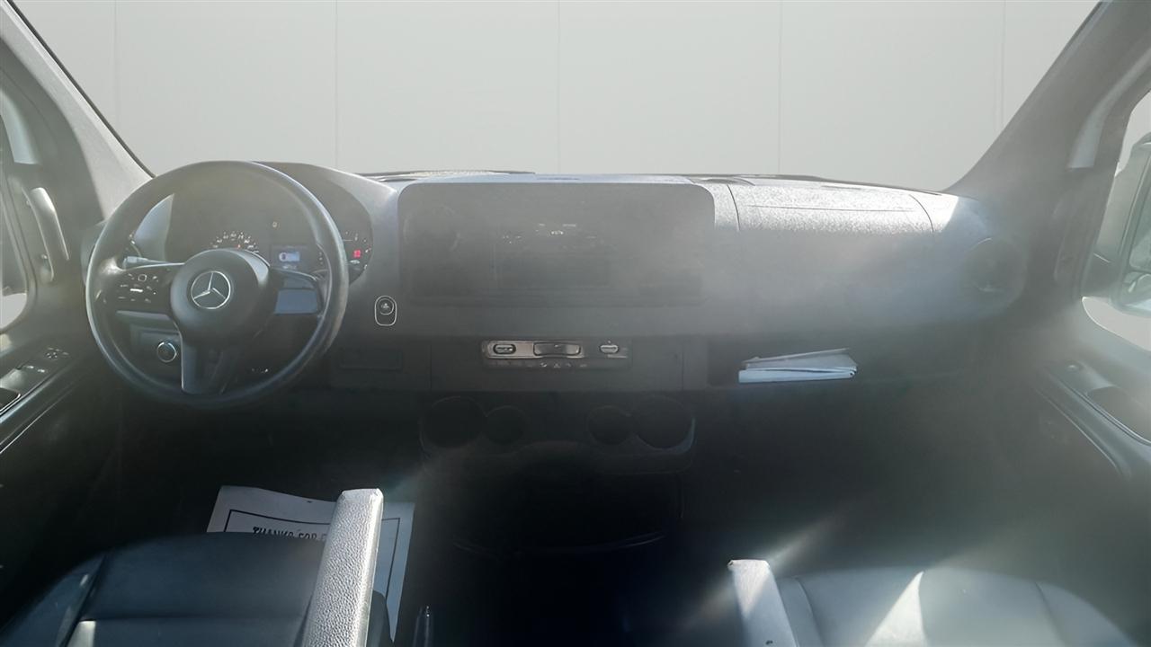 Mercedes-Benz Sprinter Van 2500 Standard Roof I4 144" RWD 2021