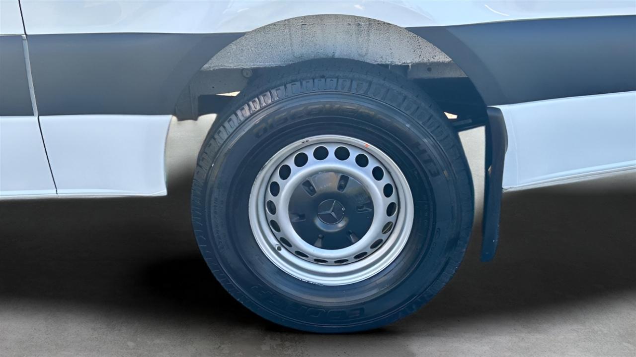 Mercedes-Benz Sprinter Van 2500 Standard Roof I4 144" RWD 2021