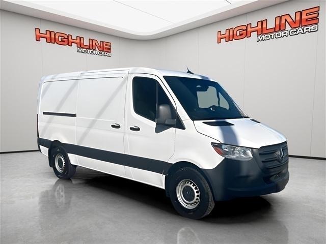 Mercedes-Benz Sprinter Van 2500 Standard Roof I4 144" RWD 2021