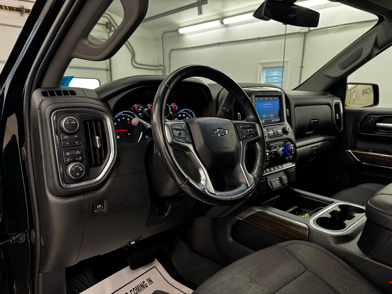 Chevrolet Silverado 1500 4WD Crew Cab 147" LT Trail Boss 2021