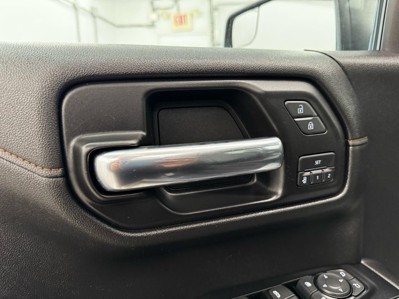 GMC Sierra 1500 4WD Crew Cab 147" AT4 2019