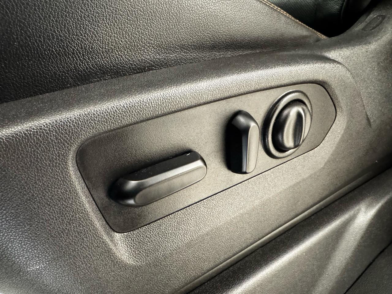 GMC Sierra 1500 4WD Crew Cab 147" AT4 2019