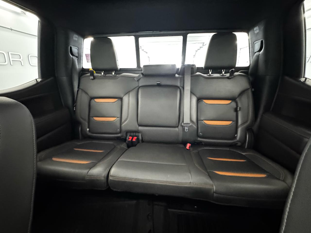 GMC Sierra 1500 4WD Crew Cab 147" AT4 2019