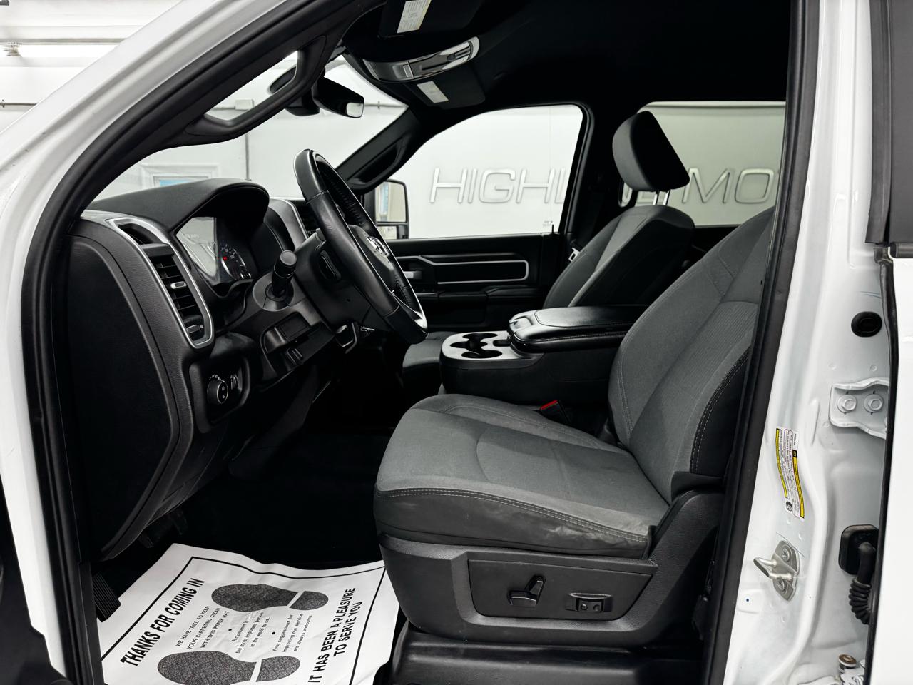 RAM 2500 Big Horn 4x4 Crew Cab 6'4" Box 2024