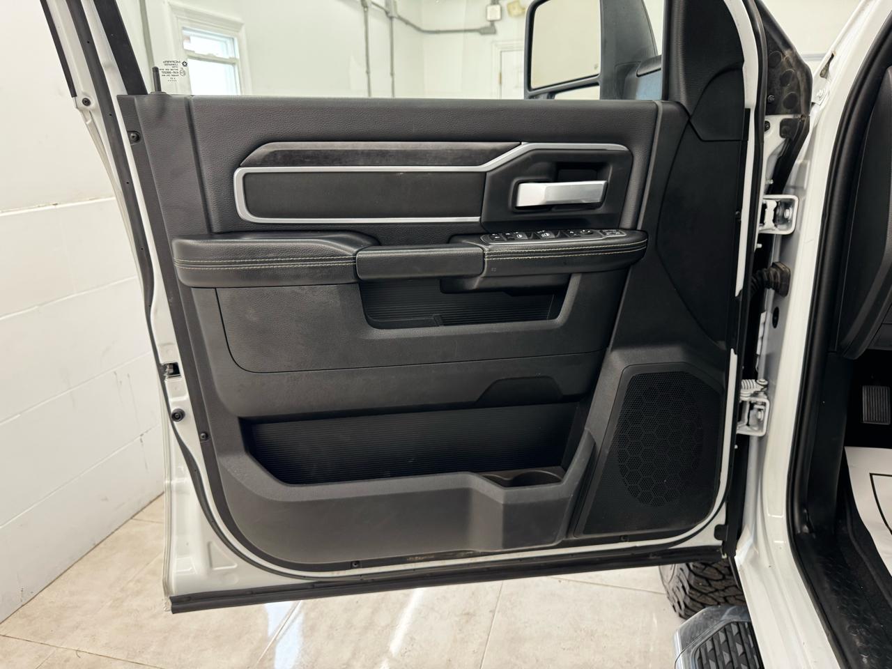 RAM 2500 Big Horn 4x4 Crew Cab 6'4" Box 2024