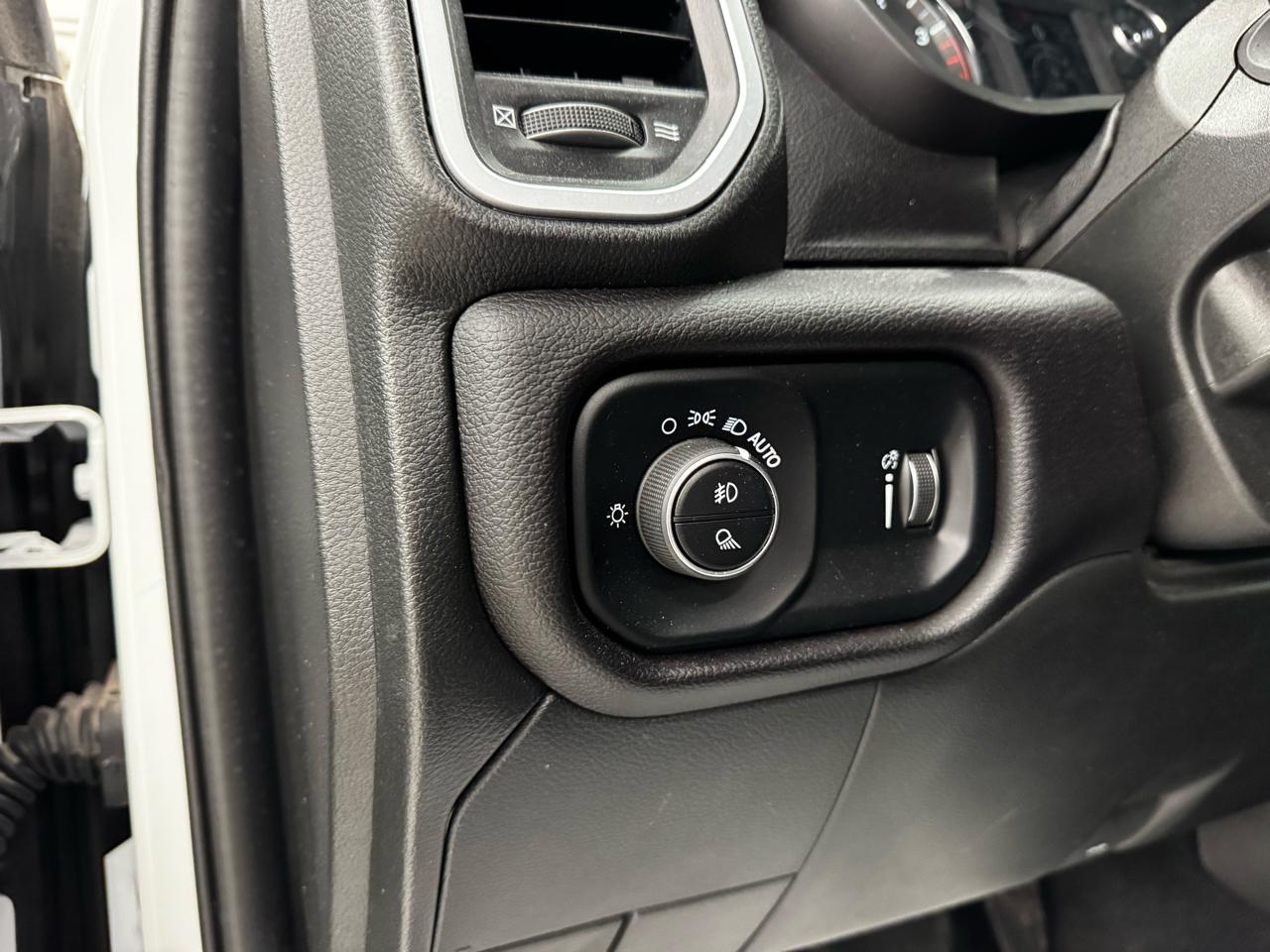 RAM 2500 Big Horn 4x4 Crew Cab 6'4" Box 2024