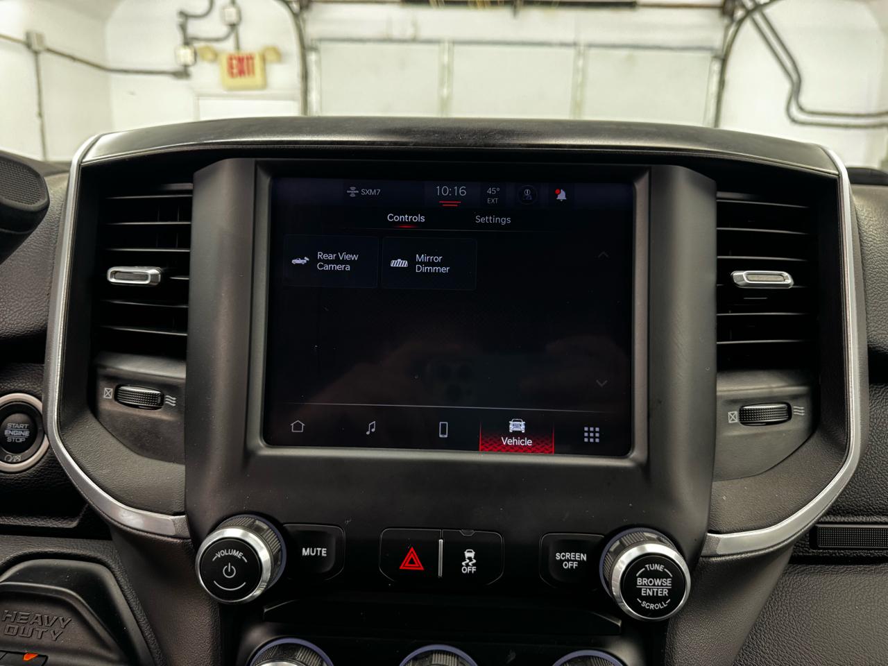 RAM 2500 Big Horn 4x4 Crew Cab 6'4" Box 2024