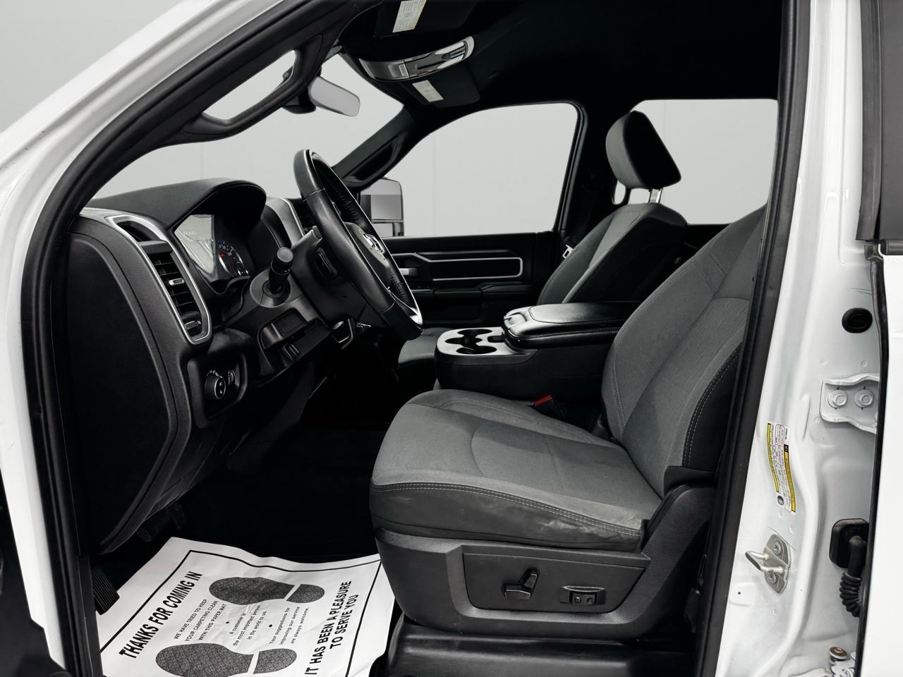 RAM 2500 Big Horn 4x4 Crew Cab 6'4" Box 2024