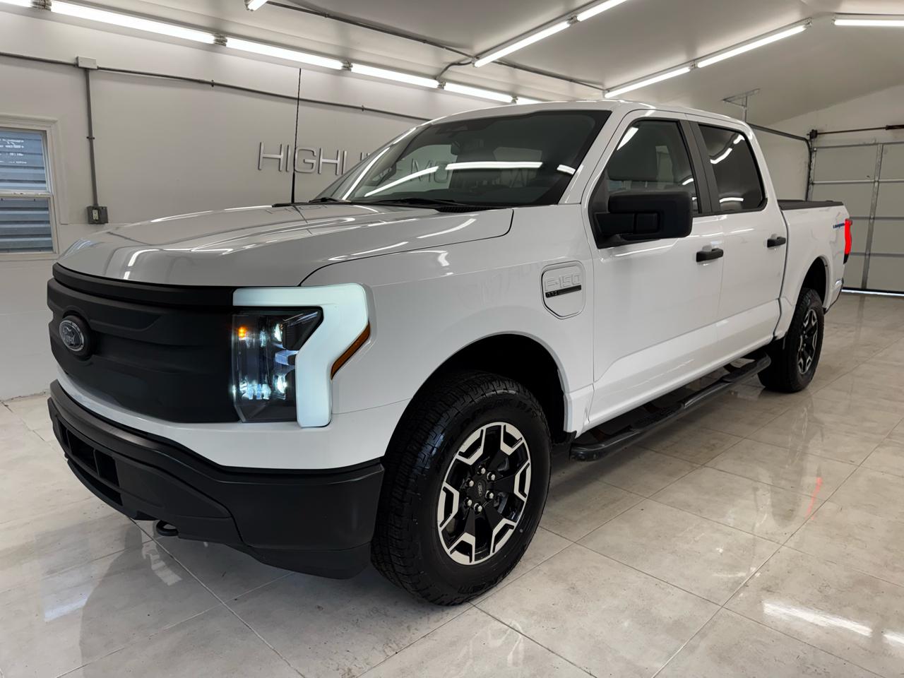 Ford F-150 Lightning LARIAT 4WD SuperCrew 5.5' Box 2022