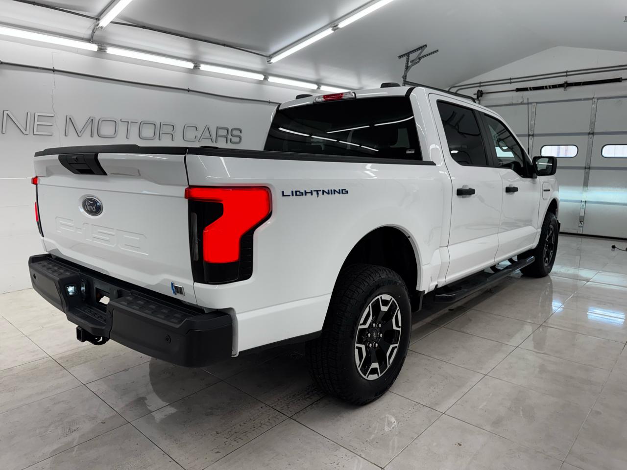 Ford F-150 Lightning LARIAT 4WD SuperCrew 5.5' Box 2022