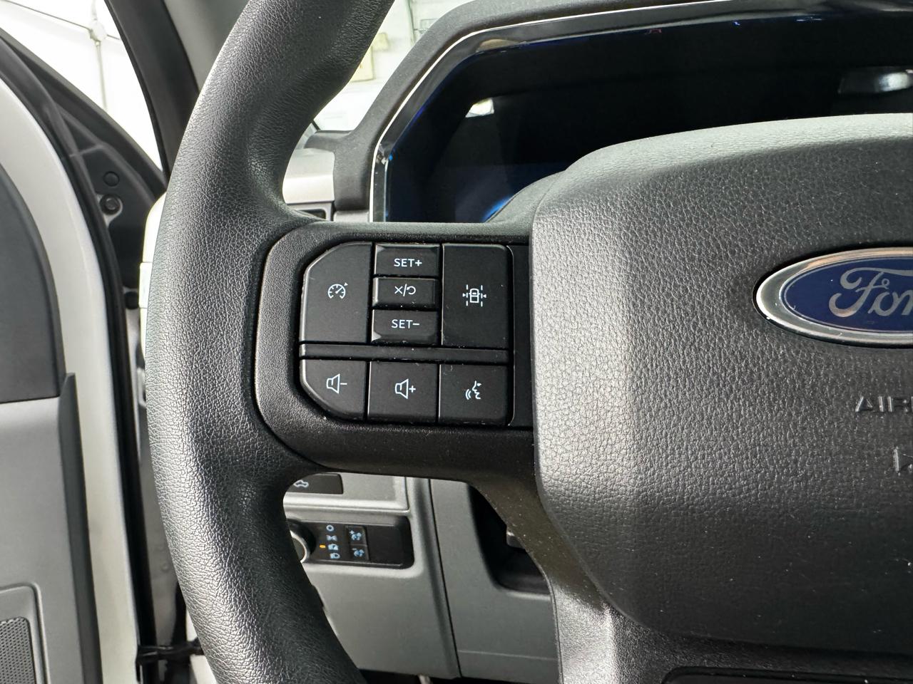 Ford F-150 Lightning LARIAT 4WD SuperCrew 5.5' Box 2022