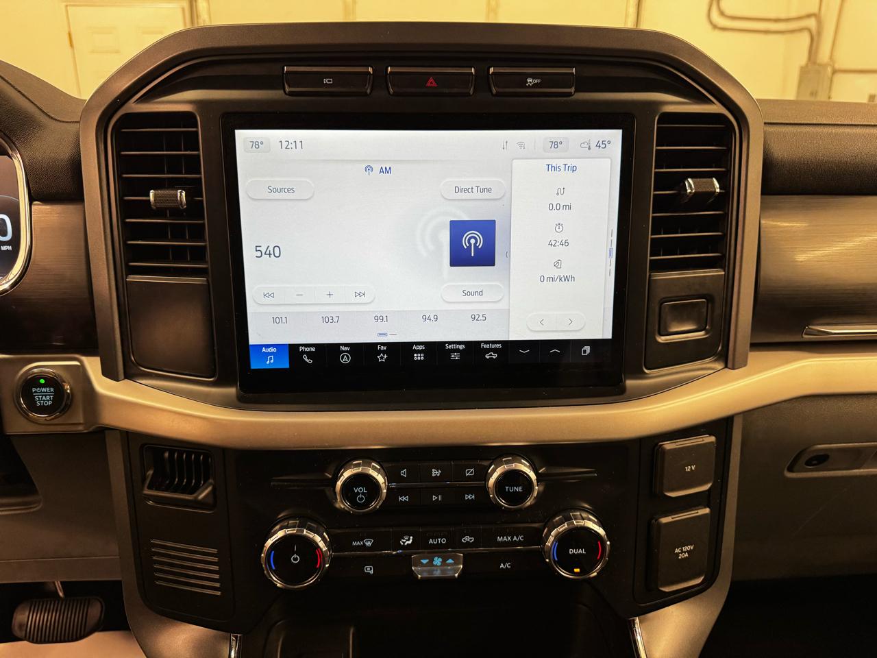 Ford F-150 Lightning LARIAT 4WD SuperCrew 5.5' Box 2022