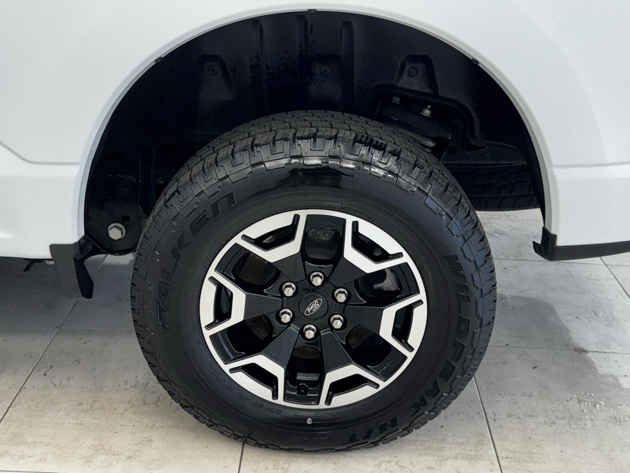 Ford F-150 Lightning LARIAT 4WD SuperCrew 5.5' Box 2022