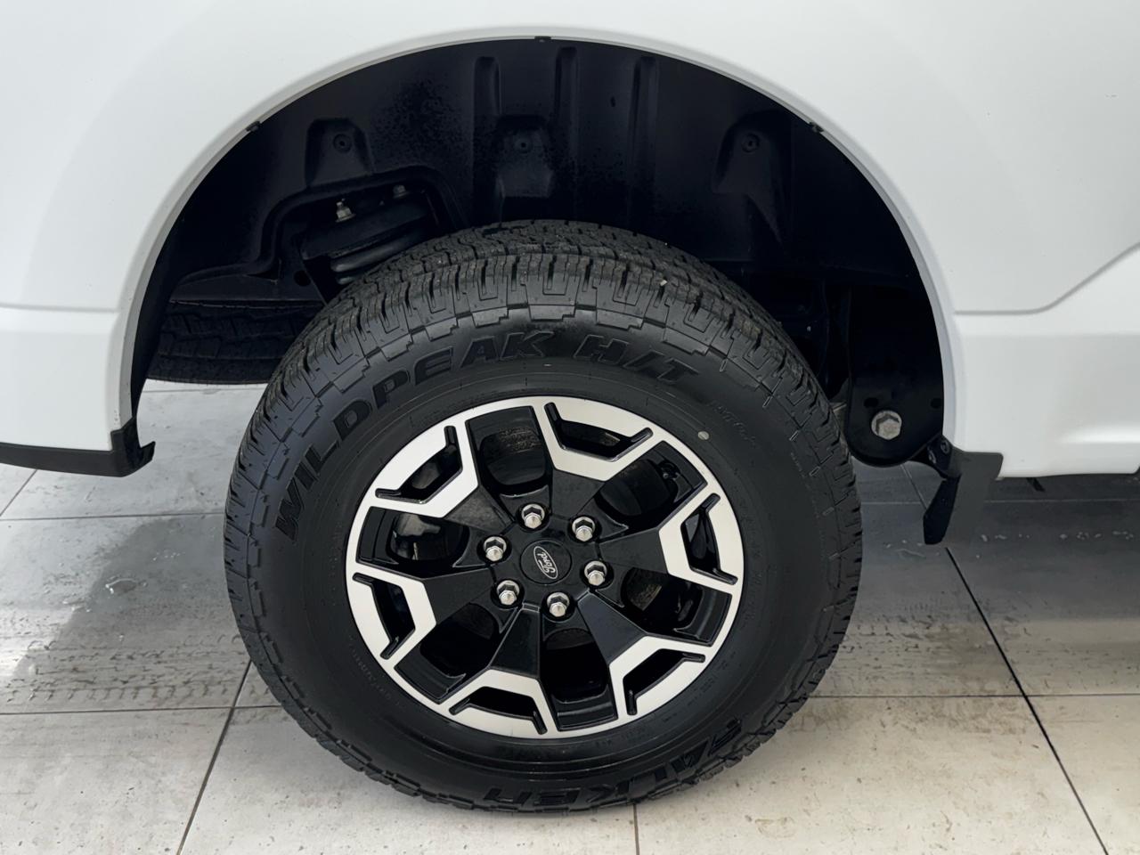 Ford F-150 Lightning LARIAT 4WD SuperCrew 5.5' Box 2022