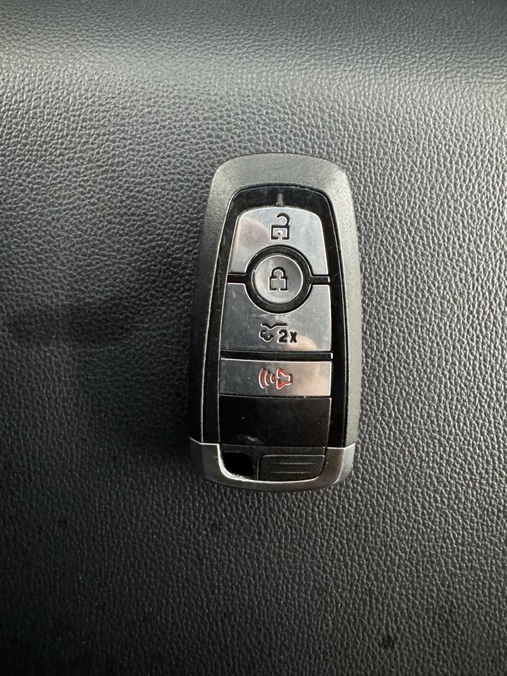 Ford F-150 Lightning LARIAT 4WD SuperCrew 5.5' Box 2022