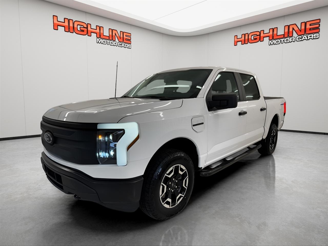 2022 Ford F-150 Lightning LARIAT 4WD SuperCrew 5.5' Box