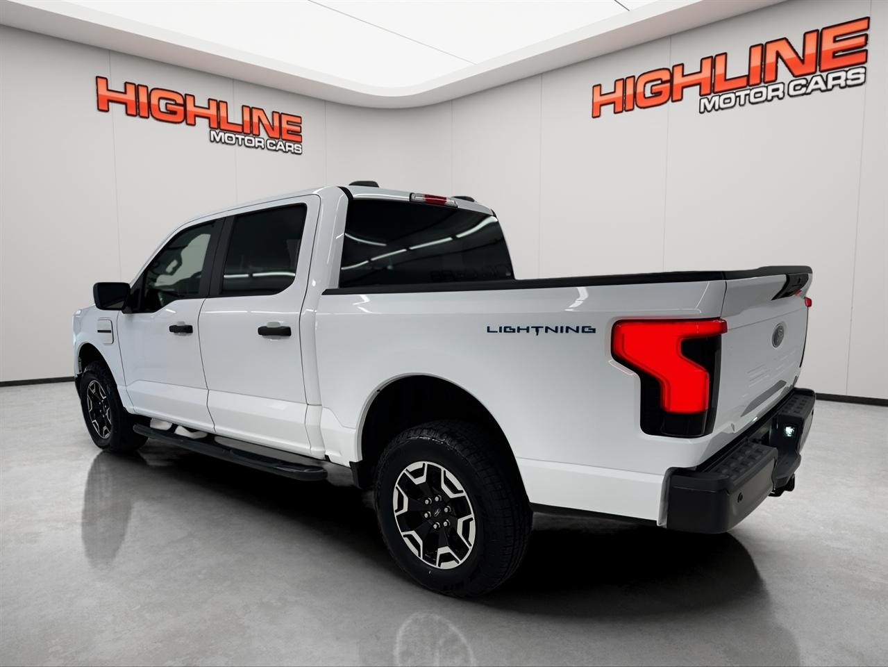 Ford F-150 Lightning LARIAT 4WD SuperCrew 5.5' Box 2022