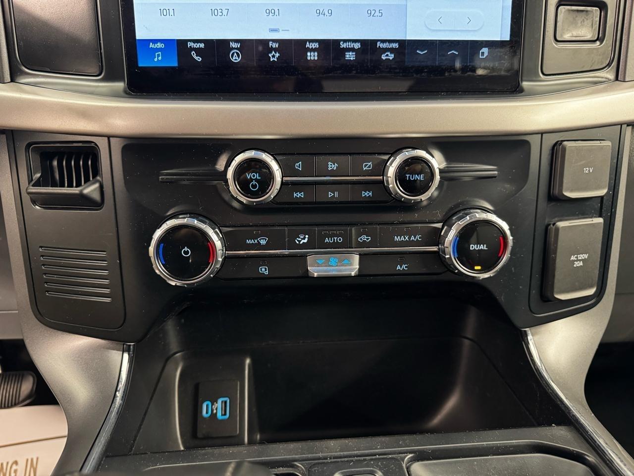 Ford F-150 Lightning LARIAT 4WD SuperCrew 5.5' Box 2022