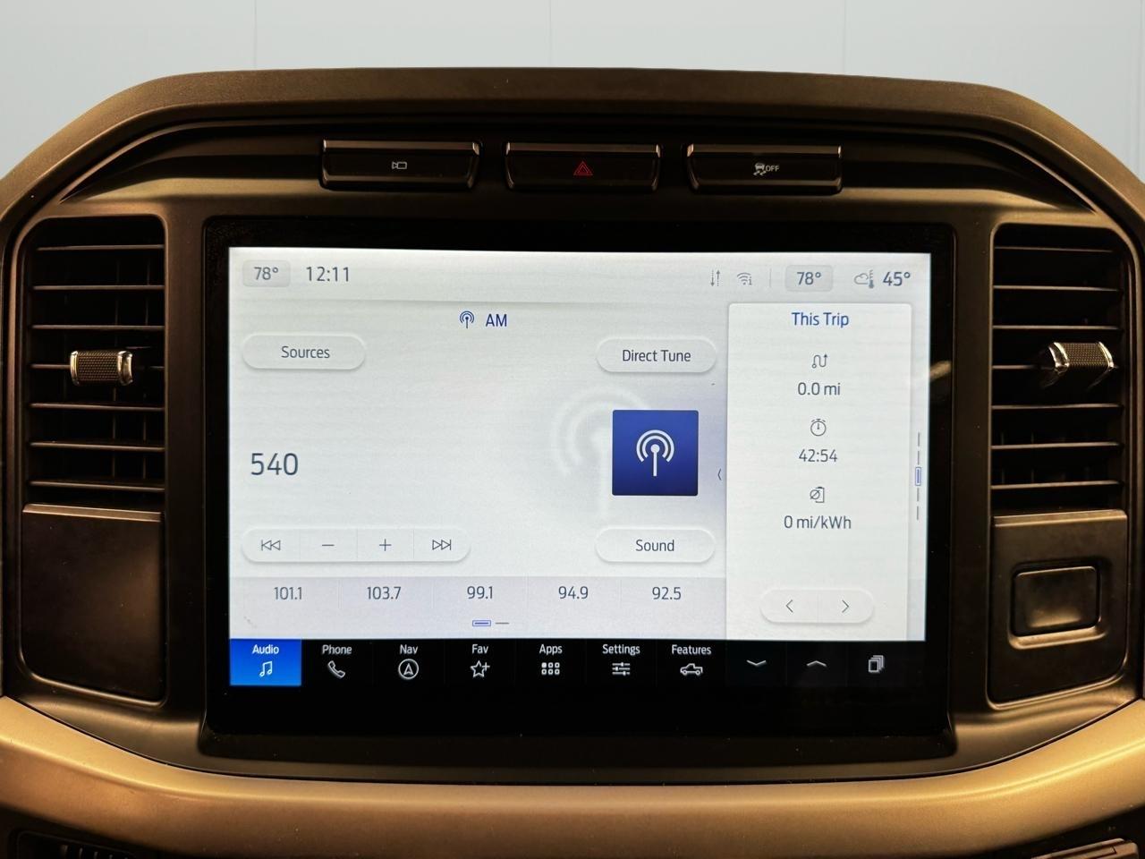 Ford F-150 Lightning LARIAT 4WD SuperCrew 5.5' Box 2022