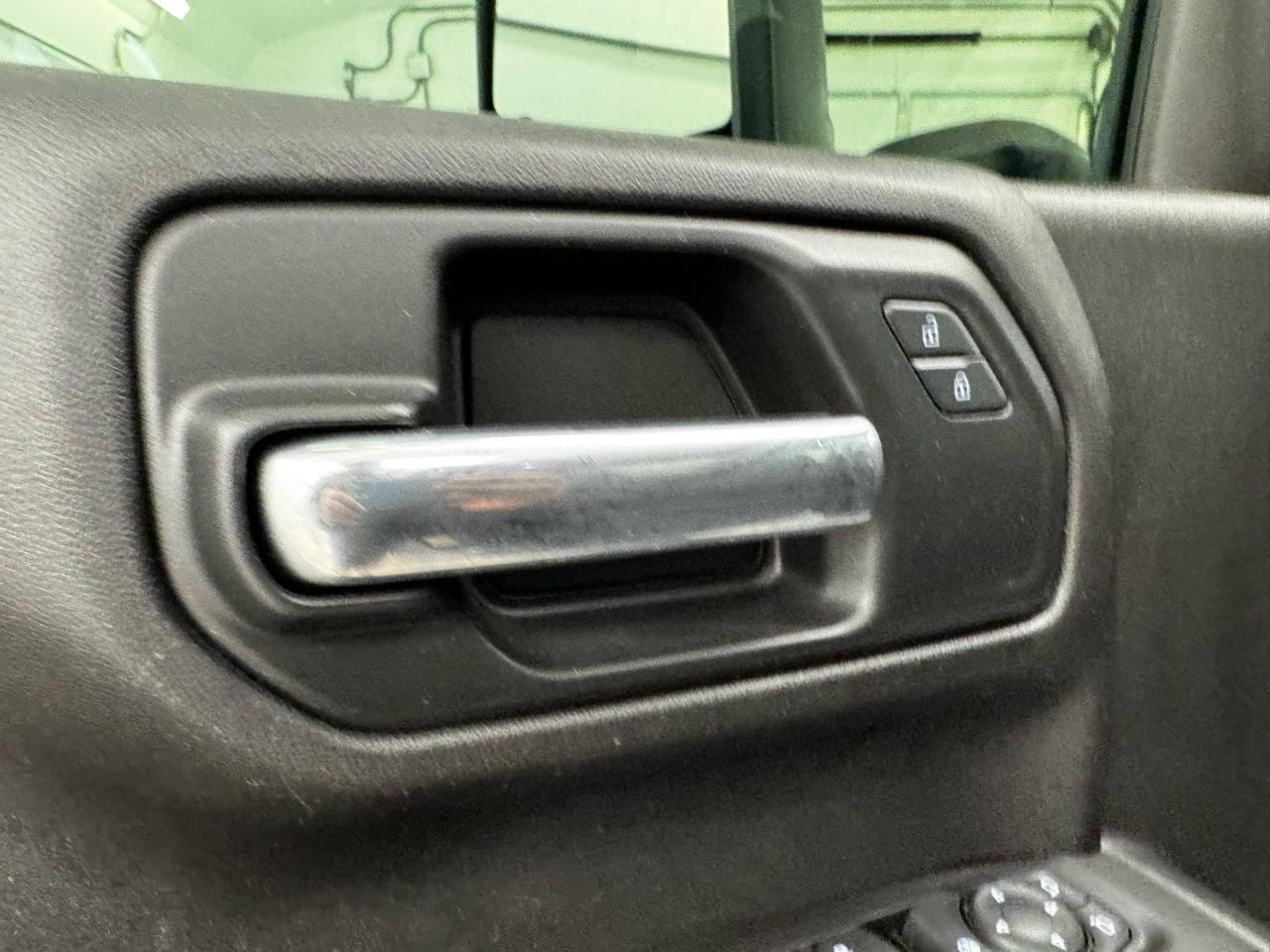 Chevrolet Silverado 1500 4WD Crew Cab 147" Custom Trail Boss 2019