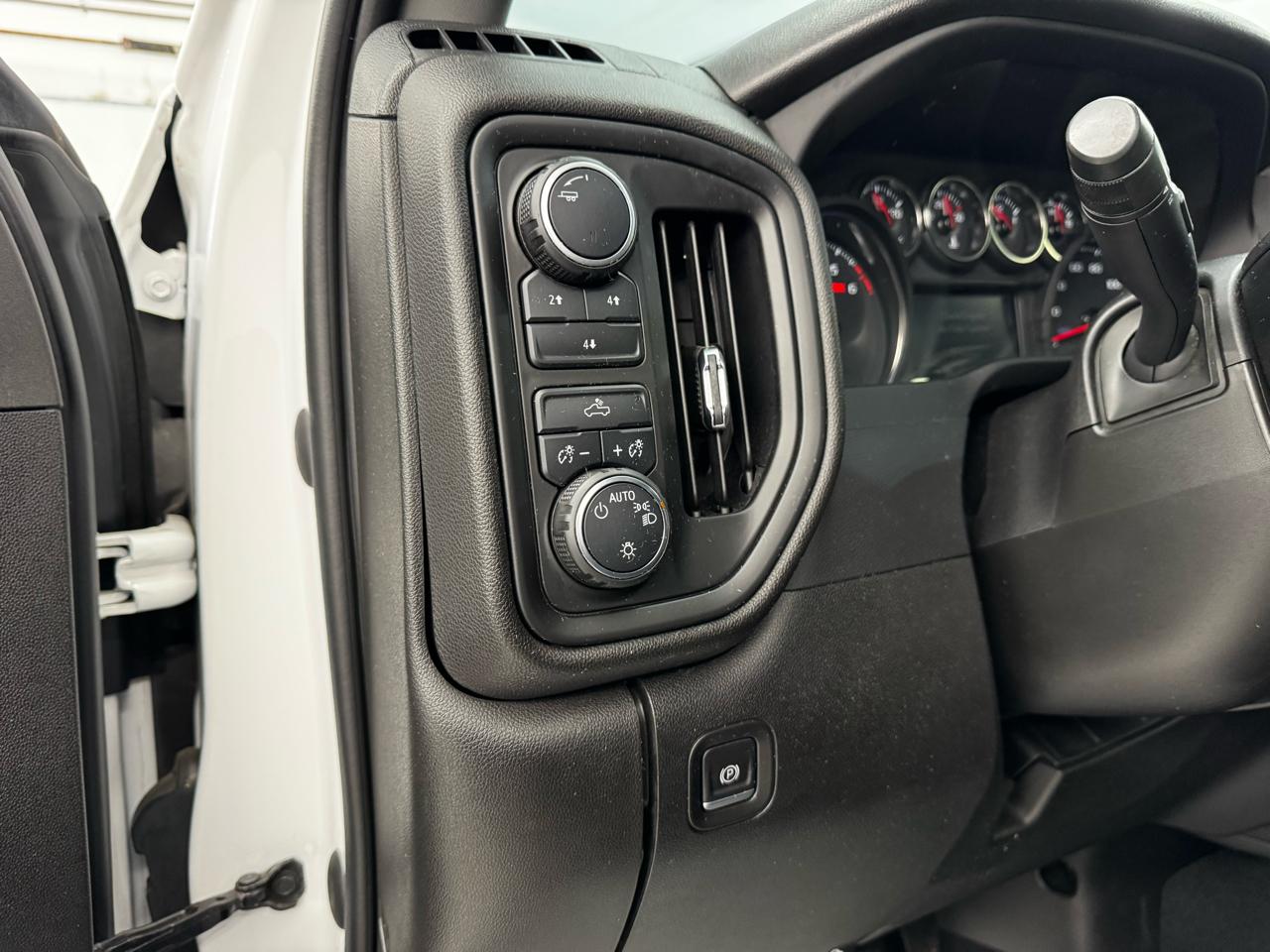 Chevrolet Silverado 2500HD 4WD Crew Cab 159" Custom 2022