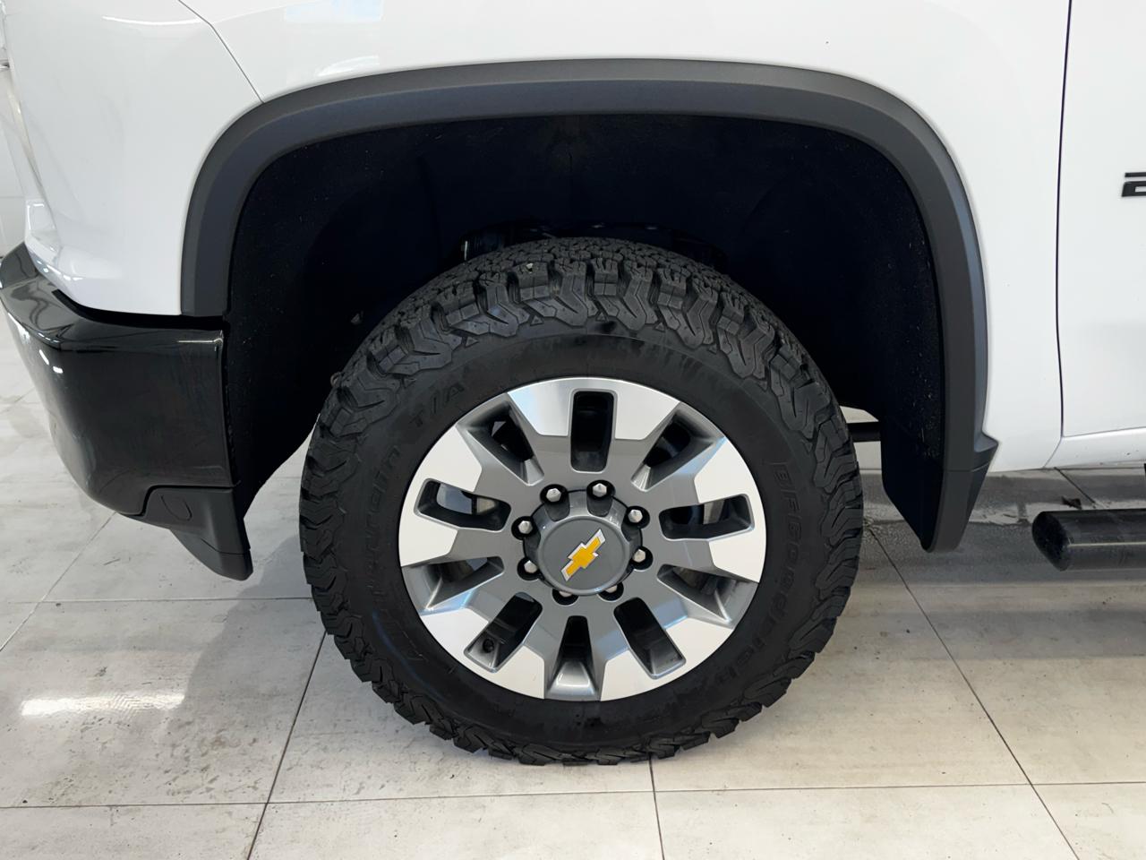 Chevrolet Silverado 2500HD 4WD Crew Cab 159" Custom 2022