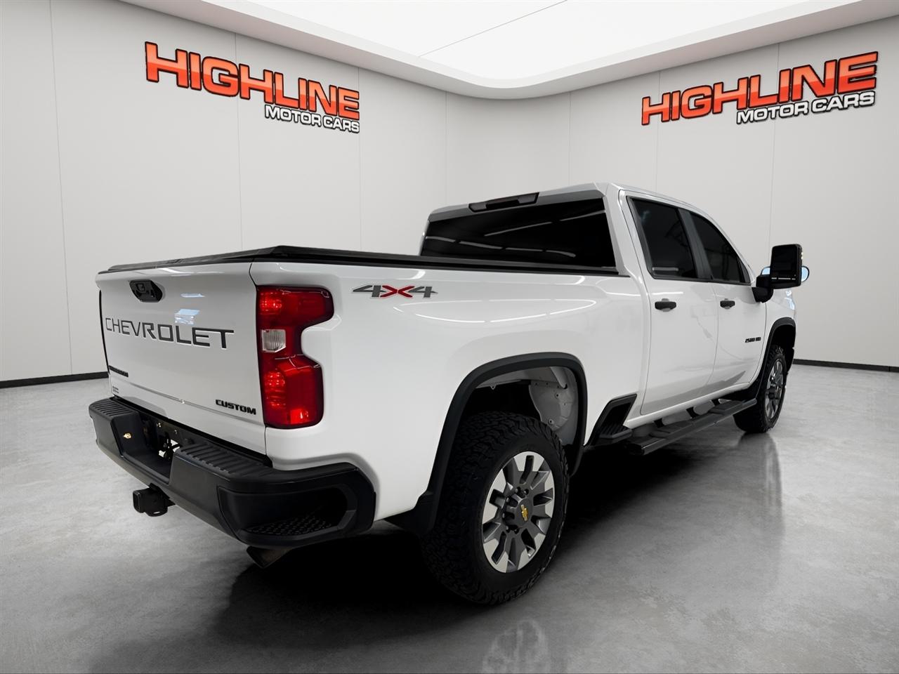 Chevrolet Silverado 2500HD 4WD Crew Cab 159" Custom 2022