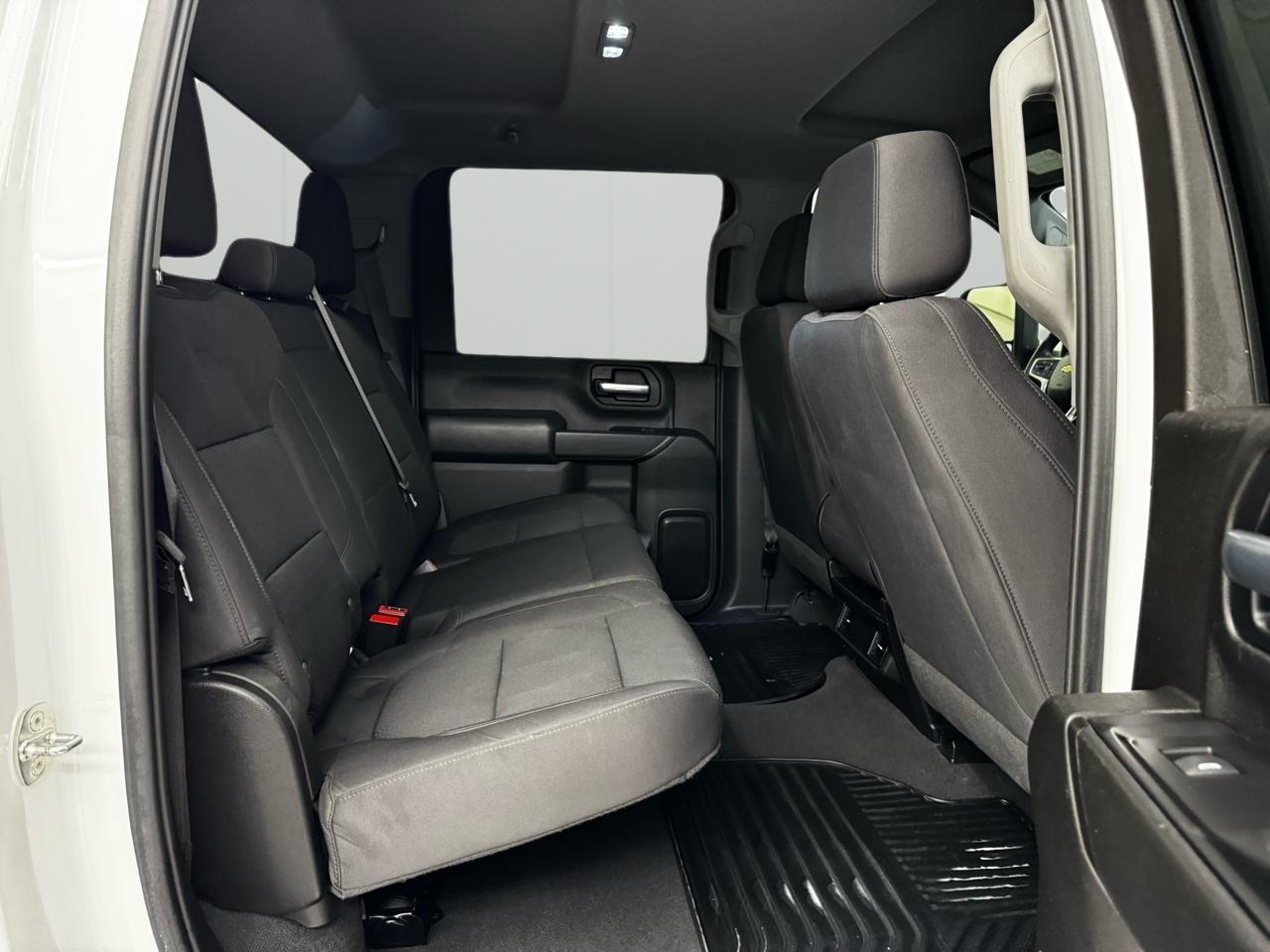 Chevrolet Silverado 2500HD 4WD Crew Cab 159" Custom 2022