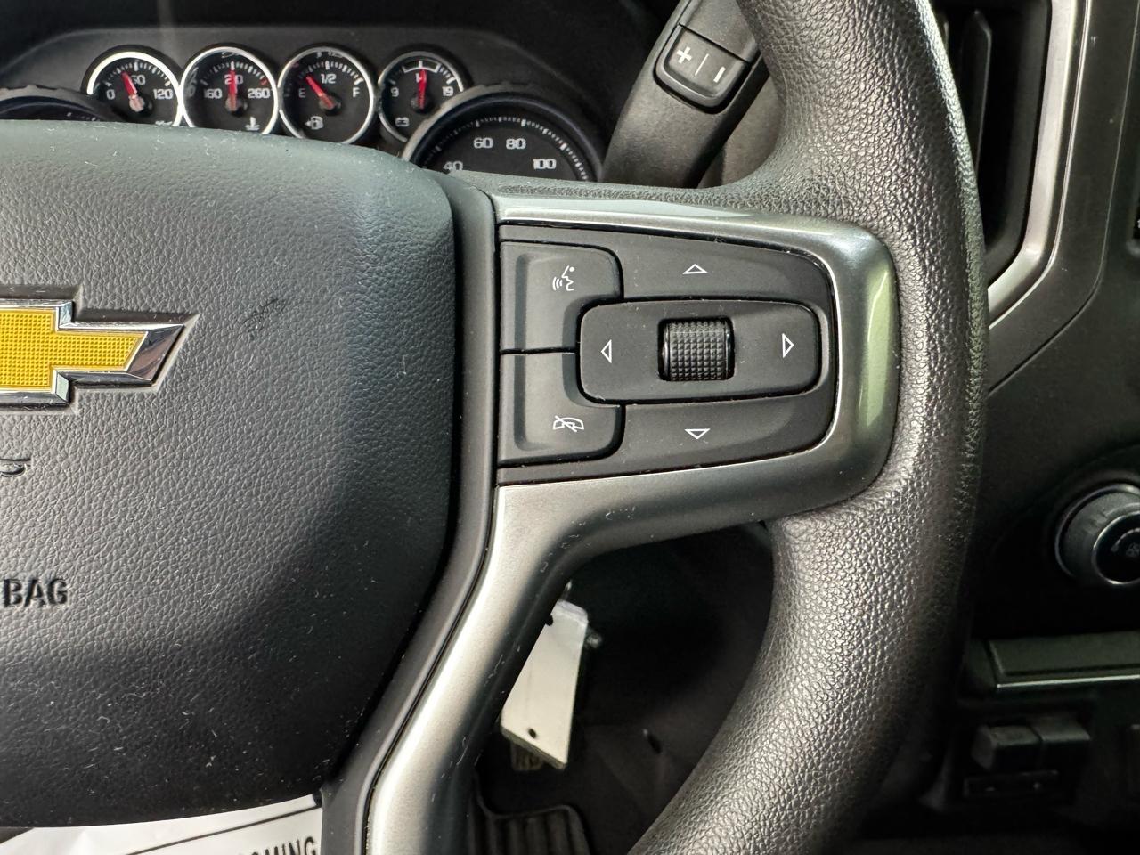 Chevrolet Silverado 2500HD 4WD Crew Cab 159" Custom 2022