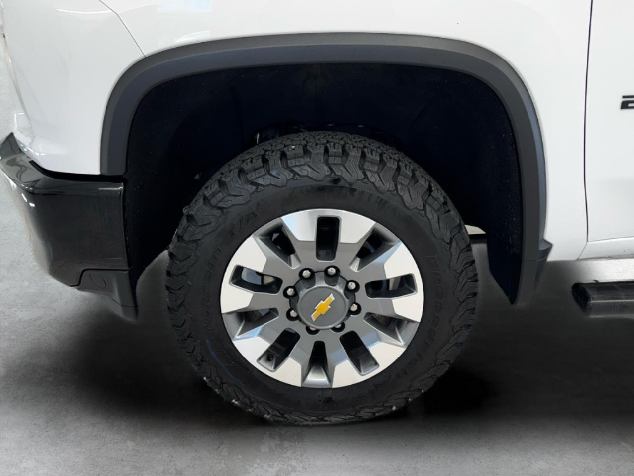 Chevrolet Silverado 2500HD 4WD Crew Cab 159" Custom 2022