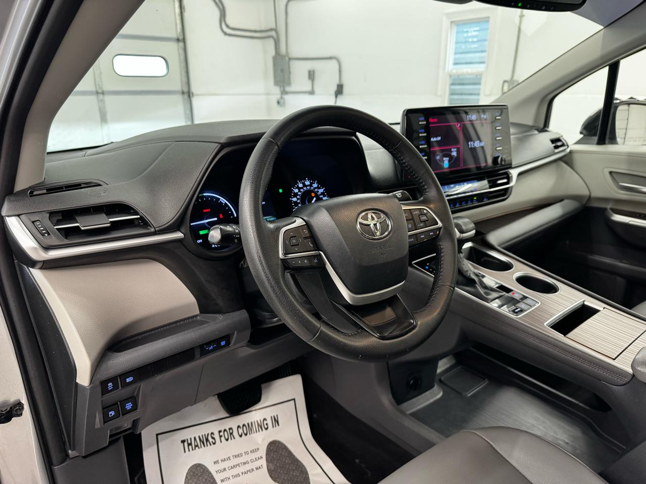 Toyota Sienna XLE FWD 7-Passenger (Natl) 2022