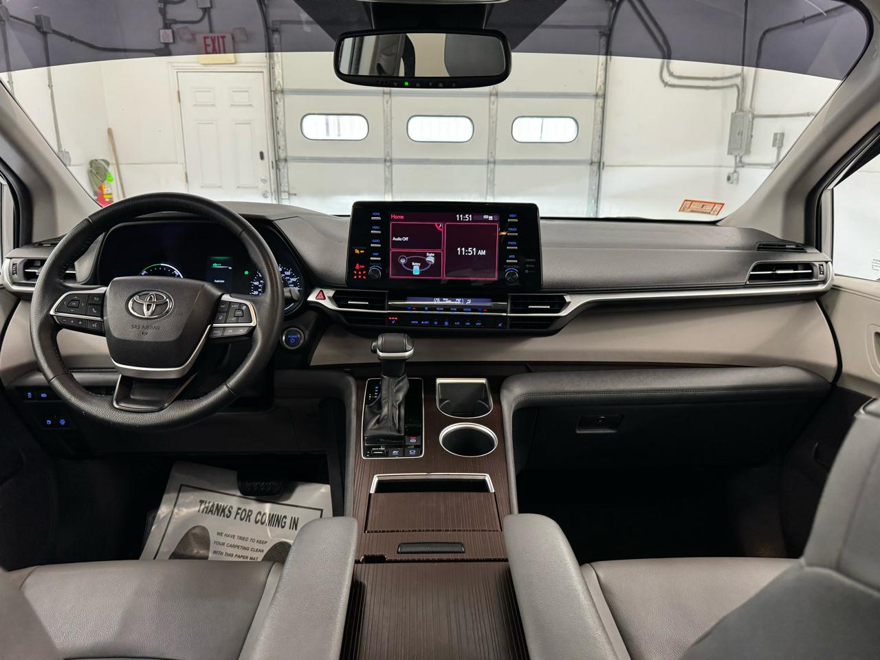 Toyota Sienna XLE FWD 7-Passenger (Natl) 2022